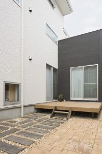 モダン　二世帯住宅